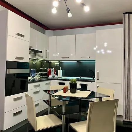 Lovely Katerina With Free Parking Apartamento *