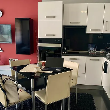 Lovely Katerina With Free Parking Apartamento