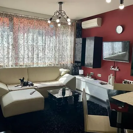 Lovely Katerina With Free Parking Апартамент София