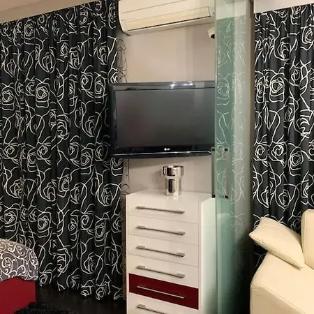 Lovely Katerina With Free Parking Апартамент *